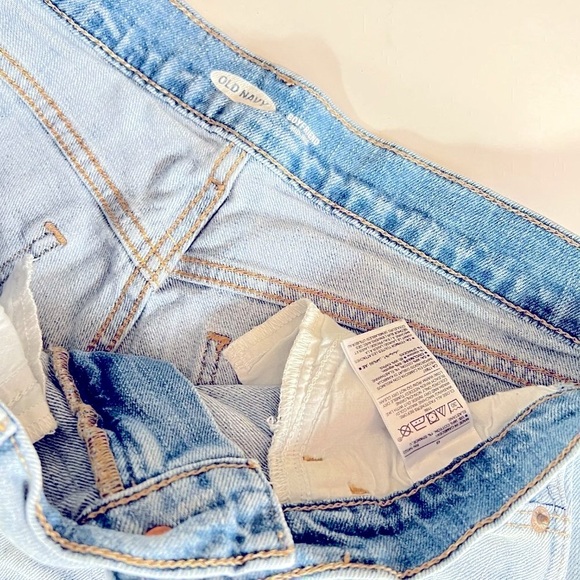OLD NAVY Boyfriend Denim Destructed Frayed Jeans Shorts Women's 6 - Picture 3 of 3